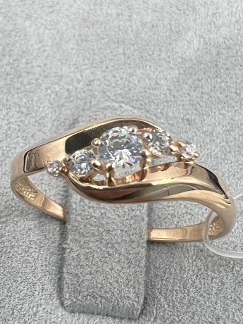 На фото Золотые кольца в Казахстане №кольцо из красного золота с фианитом 17.5 вес 1.25 г:     .