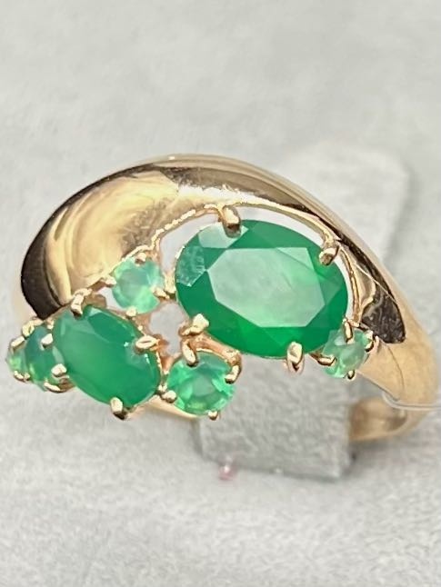 На фото Золотые кольца в Казахстане №кольцо из красного золота с агатом 17.5 вес 3.31 г:     .