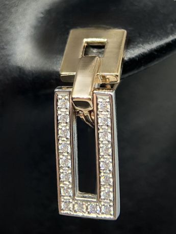 На фото Золотые серьги  №серьги из белого золота с фианитом вес 4.69 г:     .