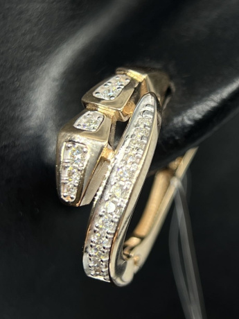 На фото Золотые серьги  №серьги из красного золота с бриллиантом вес 4.39 г:     .