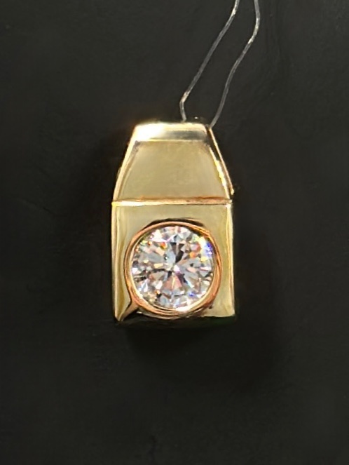 На фото Золотые подвески в Казахстане №подвеска из красного золота с фианитом вес 1.07 г:     .