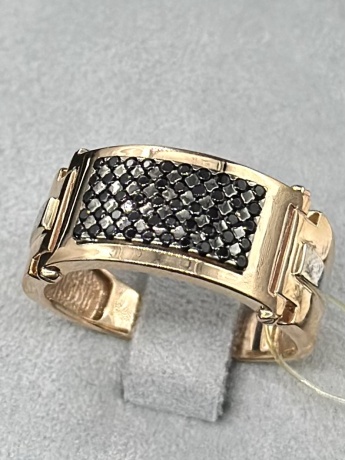 На фото Золотые печатки в Казахстане №печатка из красного золота с фианитом 19 вес 4.46 г:     .