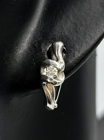 На фото Золотые серьги  №серьги из белого золота с бриллиантом вес 3.07 г:     .