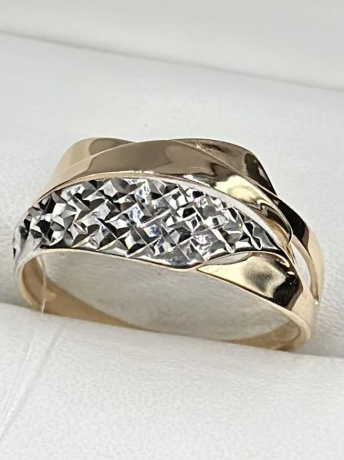 На фото Золотые кольца в Казахстане №кольцо из белого золота без вставки 18.5 вес 2.35 г:     .