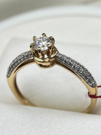 На фото Золотые кольца в Казахстане №кольцо из красного золота с бриллиантом 18 вес 1.91 г:     .