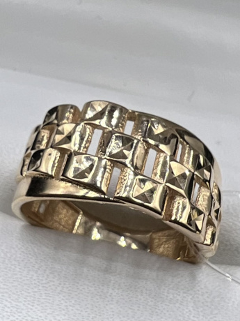 На фото Золотые кольца в Казахстане №кольцо из красного золота без вставки 18.5 вес 3.57 г:     .