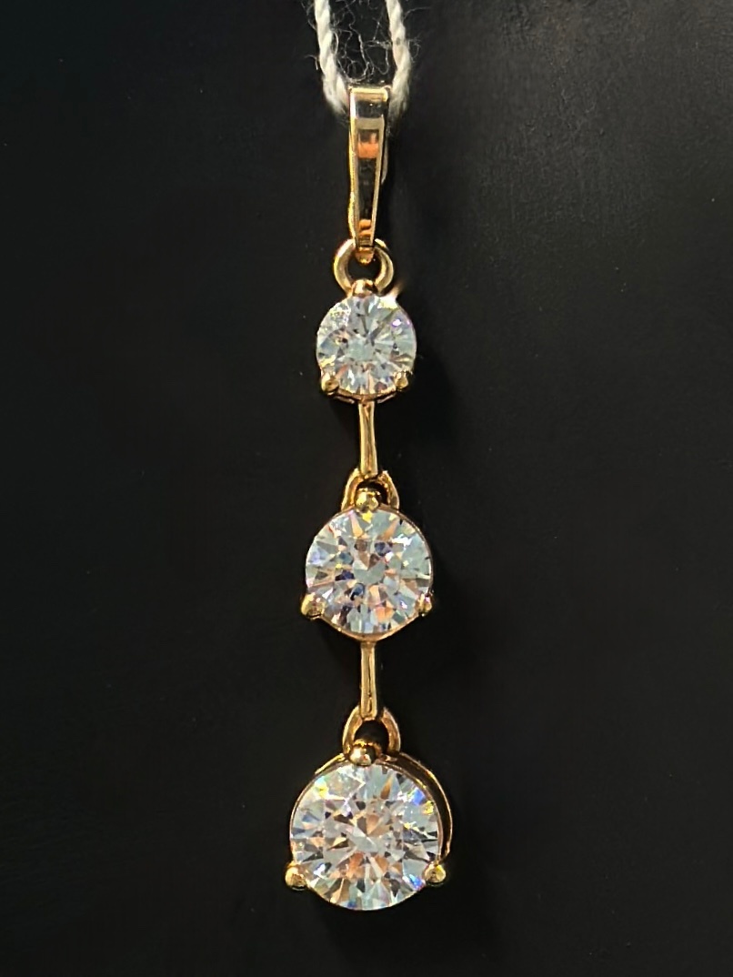 На фото Золотые подвески в Казахстане №подвеска из красного золота с фианитом вес 1.71 г:     .