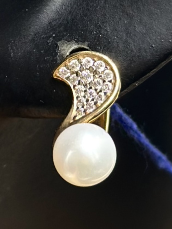 На фото Золотые серьги  №Серьги Золото Москвы серьги золотые вес 4.41 г золото, жемчуг, фианит:     .