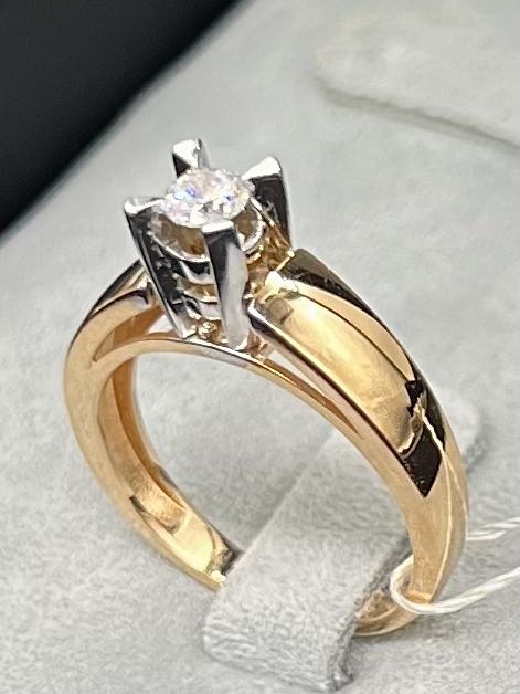 На фото Золотые кольца в Казахстане №кольцо из белого золота с цирконом 17.5 вес 4.12 г:     .