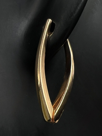 На фото Золотые серьги  №серьги из красного золота без вставки вес 3.5 г:     .