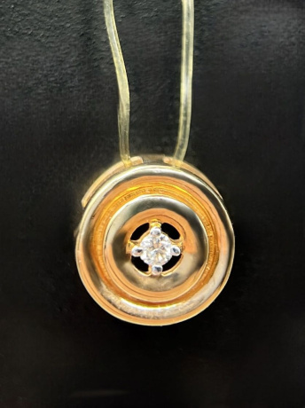 На фото Золотые подвески в Казахстане №подвеска из красного золота с бриллиантом вес 1.07 г:     .