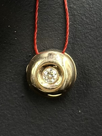 На фото Золотые подвески в Казахстане №подвеска из красного золота с бриллиантом вес 1.64 г:     .