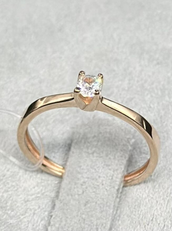 На фото Золотые кольца в Казахстане №кольцо из красного золота с фианитом 16 вес 1.22 г:     .