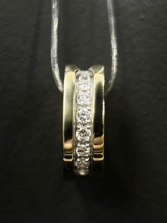 На фото Золотые подвески в Казахстане №подвеска из желтого золота с бриллиантом вес 3.09 г:     .