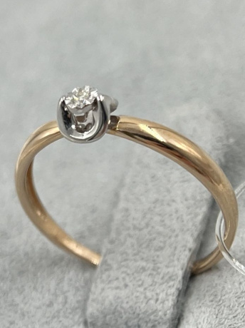 На фото Золотые кольца в Казахстане №кольцо из белого золота с бриллиантом 16 вес 0.89 г:     .