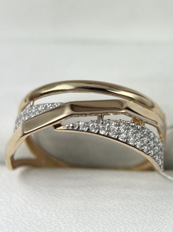 На фото Золотые кольца в Казахстане №кольцо из красного золота с фианитом 18.5 вес 1.76 г:     .