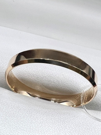 На фото Золотые кольца в Казахстане №обручальное кольцо из красного золота без вставки 21 вес 2.94 г:     .