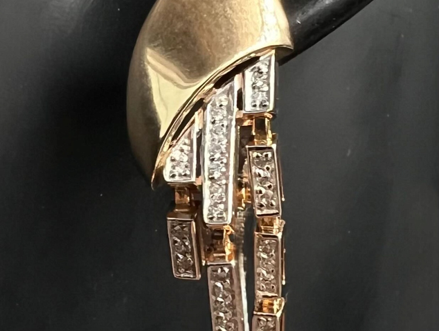 На фото Золотые серьги с янтарем в Казахстане №серьги из красного золота с фианитом вес 4.81 г:     .