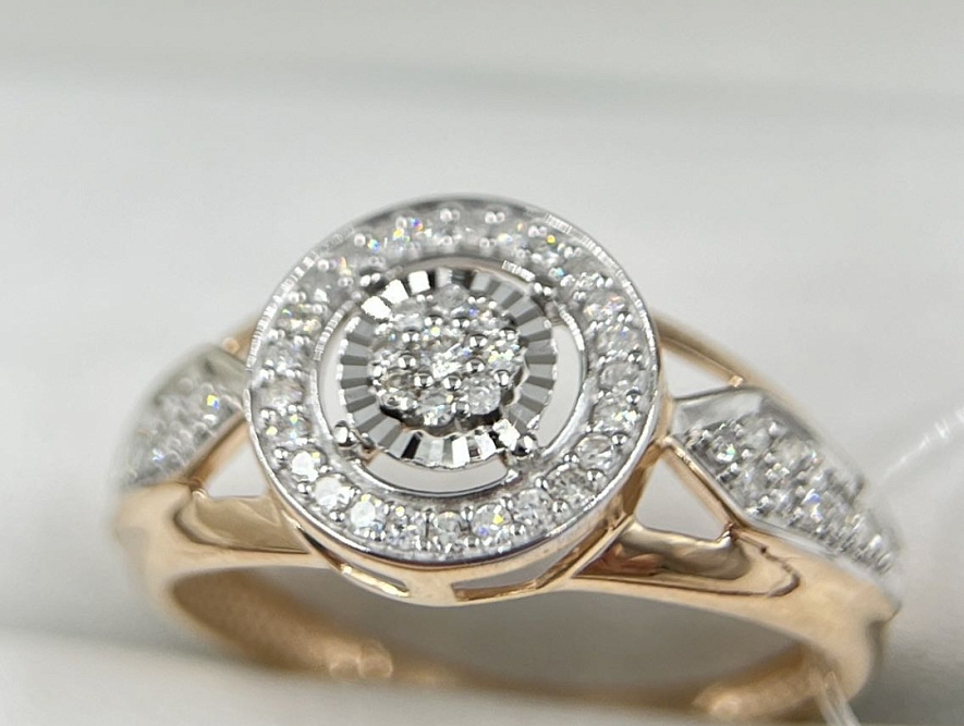 На фото Золотые кольца в Казахстане №кольцо из белого золота с бриллиантом 18.5 вес 2.43 г:     .