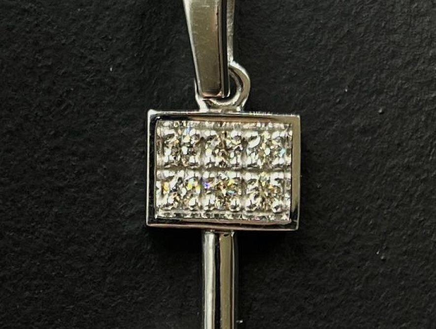 На фото Золотые подвески в Казахстане №подвеска из белого золота с бриллиантом вес 1.63 г:     .