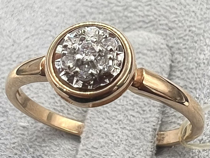 На фото Золотые кольца в Казахстане №кольцо из белого золота с бриллиантом 16.5 вес 1.82 г:     .