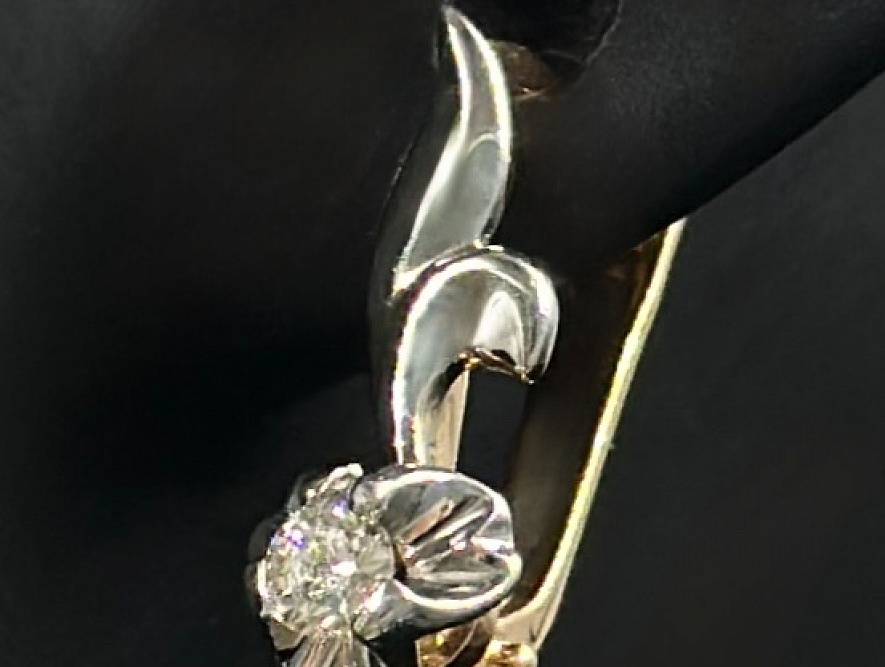 На фото Золотые серьги с янтарем в Казахстане №серьги из белого золота с бриллиантом вес 3.6 г:     .