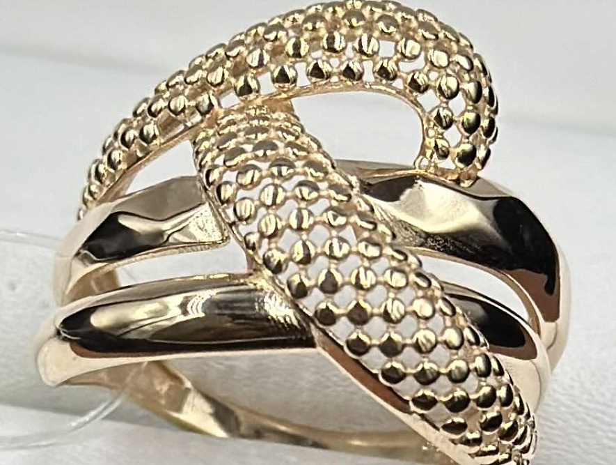 На фото Золотые кольца в Казахстане №кольцо из красного золота без вставки 19 вес 3.5 г:     .