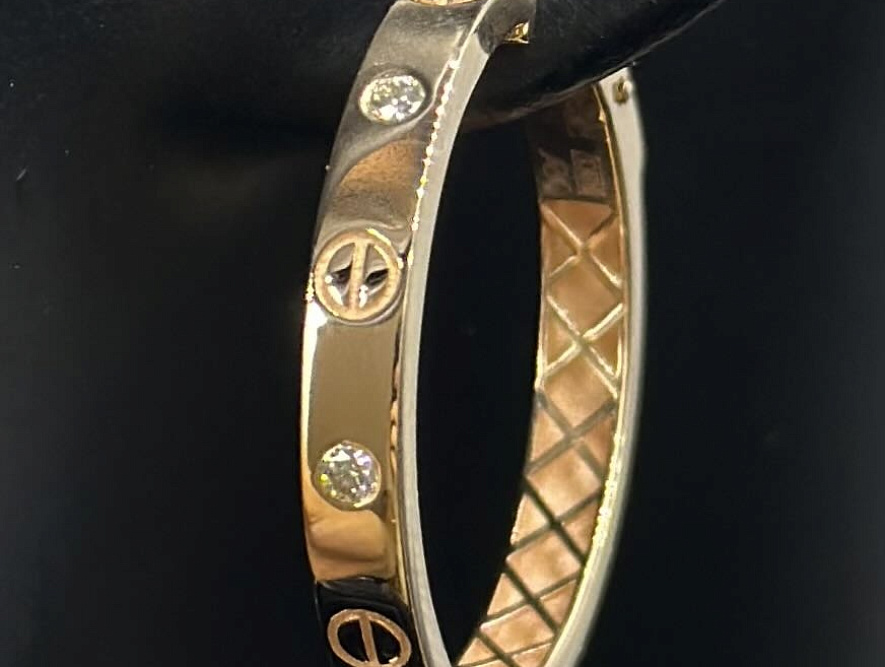 На фото Золотые серьги  №серьги из красного золота с бриллиантом вес 5.29 г:     .