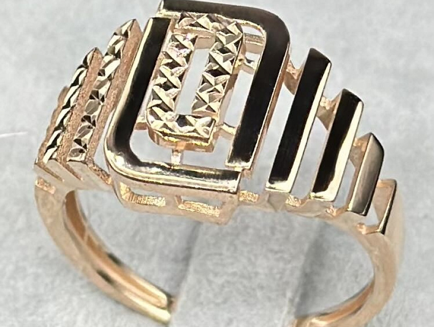 На фото Золотые кольца в Казахстане №кольцо из красного золота без вставки 20.5 вес 3.96 г:     .