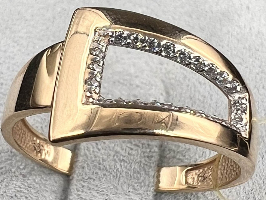 На фото Золотые кольца в Казахстане №кольцо из красного золота с цирконием 19 вес 2.51 г:     .