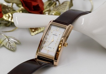 На фото Золотые часы в Казахстане №1512: Красное золото Au 585 Родирование   .