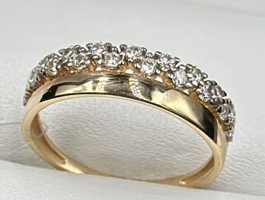 На фото Золотые кольца в Казахстане №кольцо из красного золота с фианитом 16 вес 1.53 г:     .