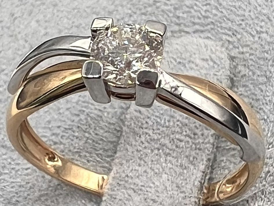 На фото Золотые кольца в Казахстане №кольцо из белого золота с бриллиантом 16.5 вес 1.87 г:     .