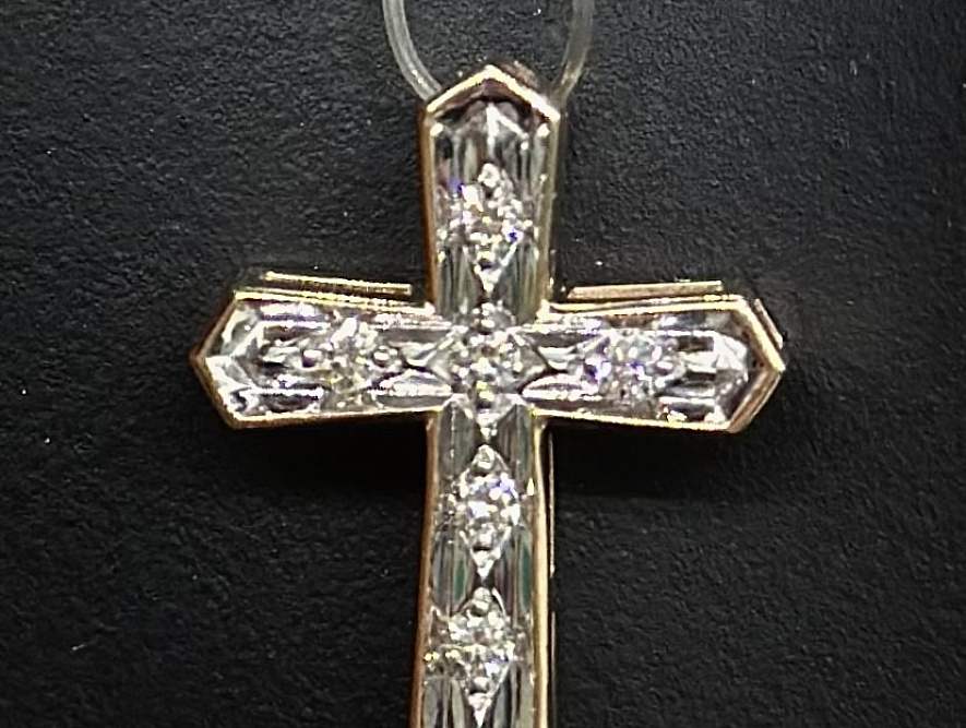 На фото Золотые кресты в Казахстане №крестик из белого золота с бриллиантом вес 1.92 г:     .