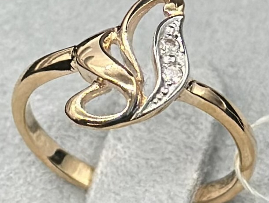 На фото Золотые кольца в Казахстане №кольцо из красного золота с фианитом 16 вес 1.98 г:     .