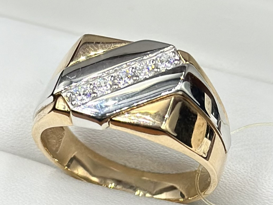 На фото Золотые печатки в Казахстане №печатка из белого золота с фианитом 21 вес 7.11 г:     .