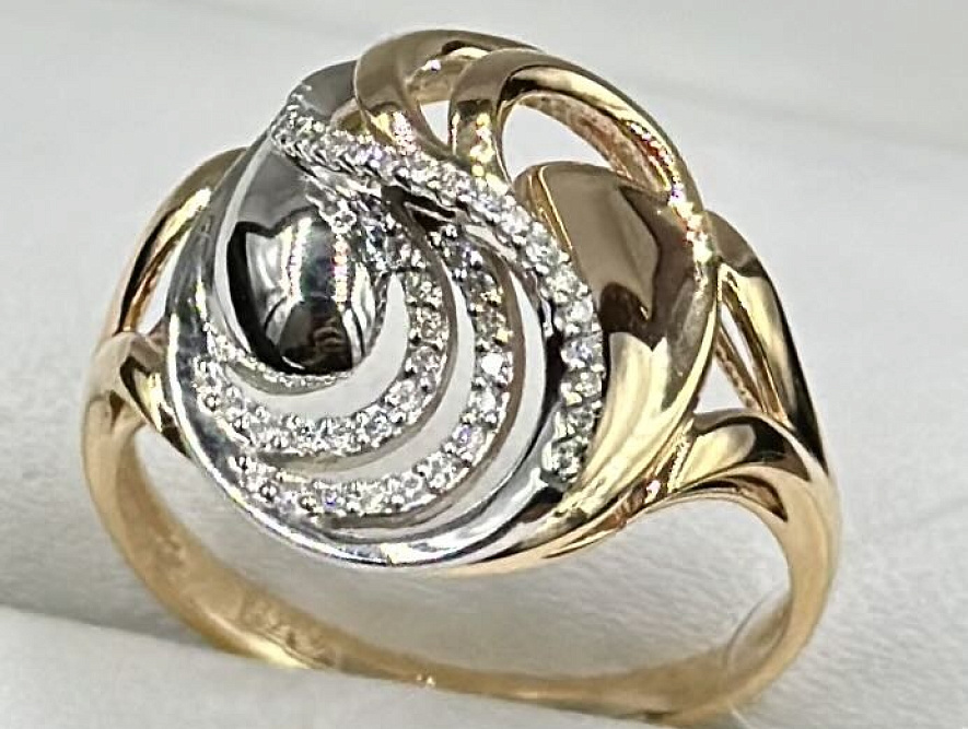 На фото Золотые кольца в Казахстане №кольцо из белого золота с бриллиантом 16.5 вес 3.01 г:     .