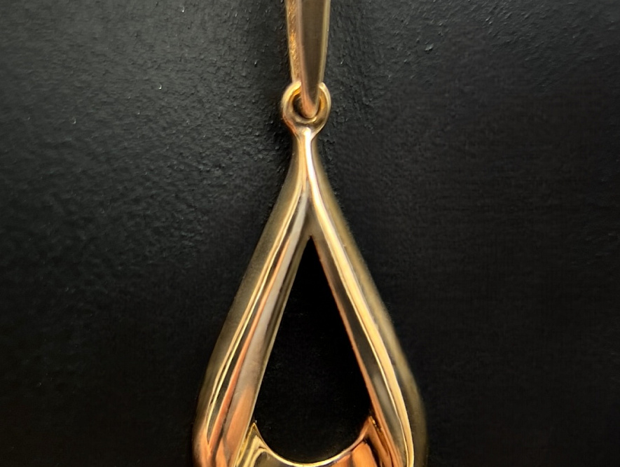 На фото Золотые подвески в Казахстане №подвеска из красного золота без вставки вес 0.84 г:     .