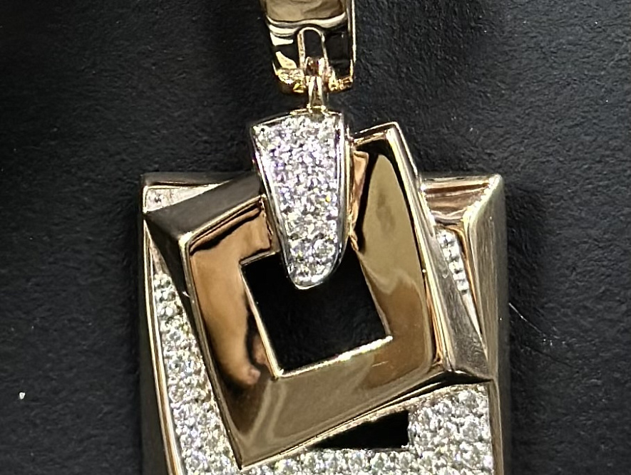 На фото Золотые подвески в Казахстане №подвеска из красного золота с фианитом вес 4.02 г:     .