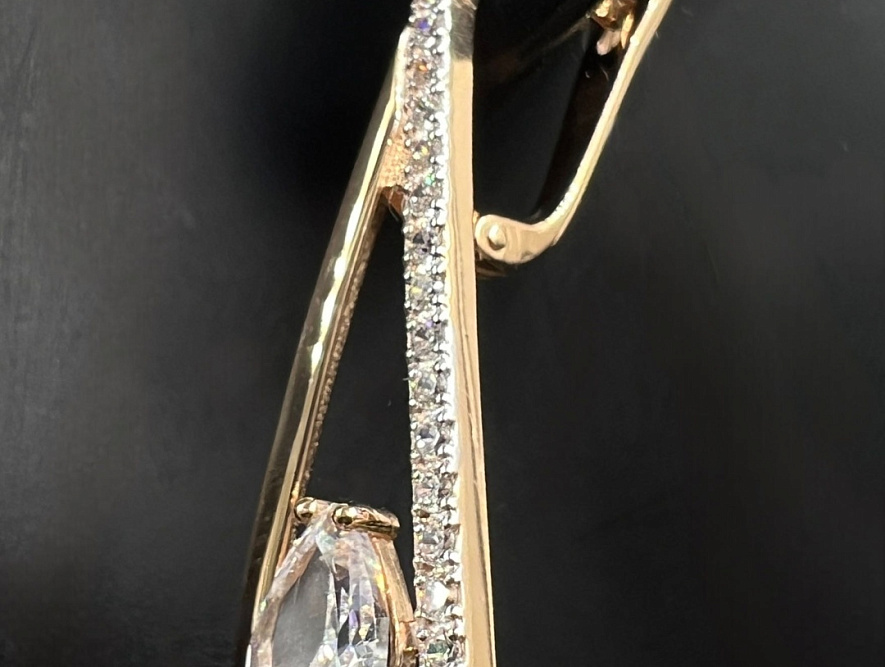 На фото Золотые серьги  №серьги из красного золота с фианитом вес 4.88 г:     .