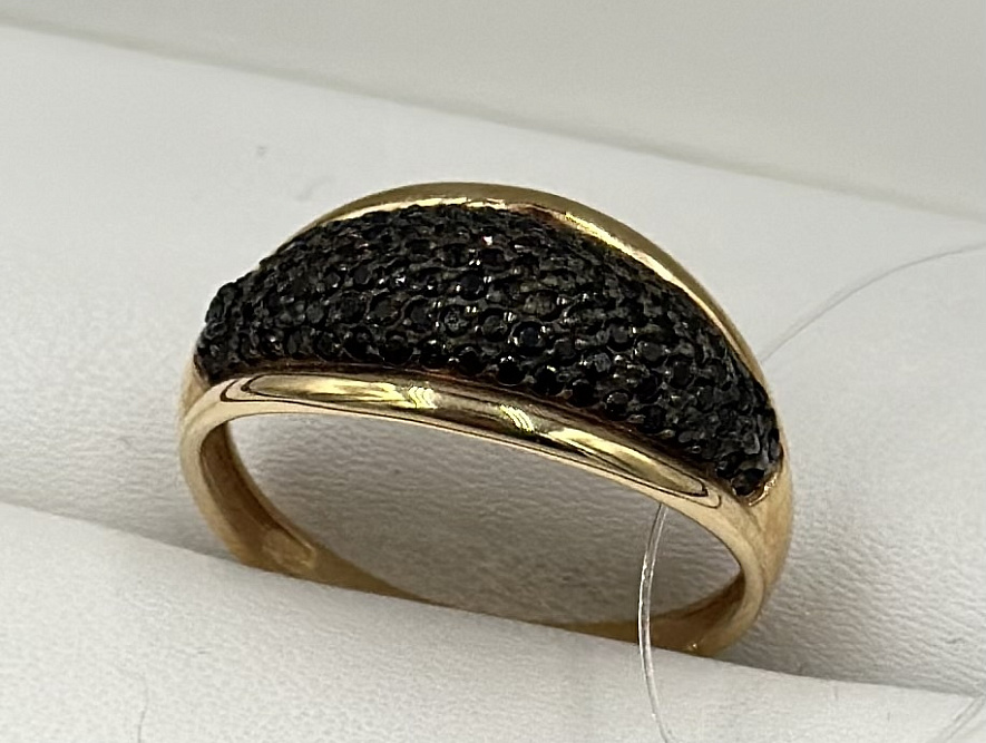 На фото Золотые кольца в Казахстане №кольцо из красного золота с шпинелем 18.5 вес 3 г:     .