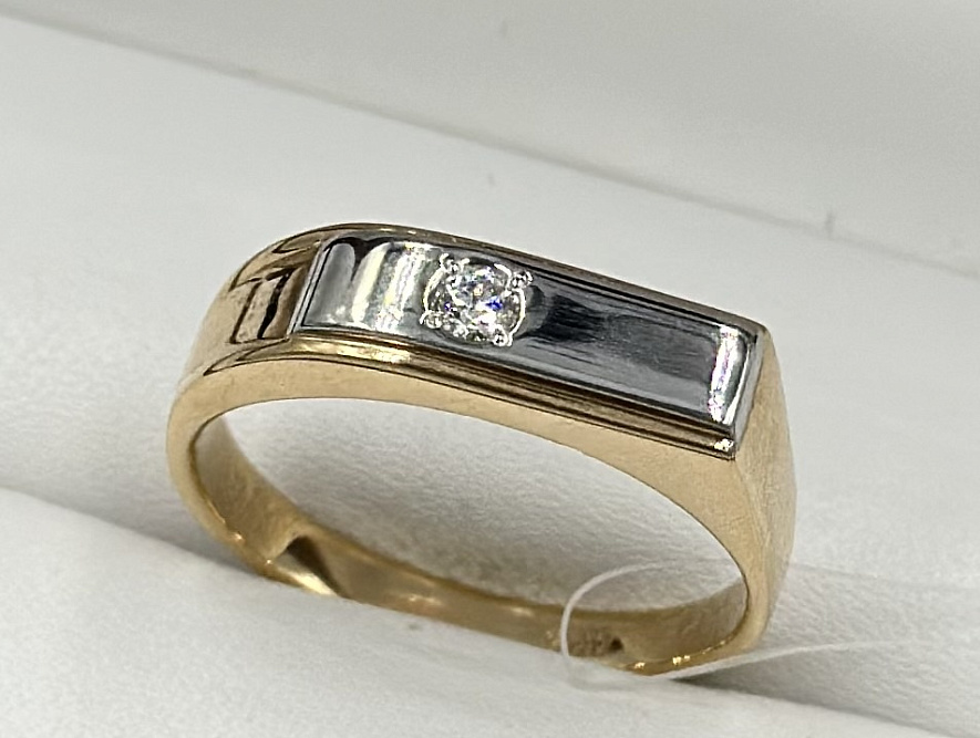 На фото Золотые печатки в Казахстане №печатка из белого золота с бриллиантом 20 вес 5.11 г:     .