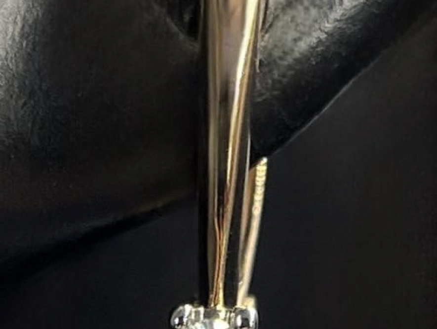 На фото Золотые серьги  №серьги из белого золота с бриллиантом вес 1.95 г:     .