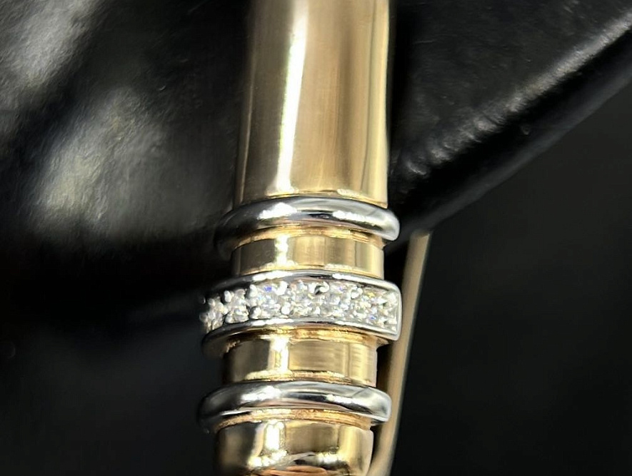 На фото Золотые серьги  №серьги из белого золота с фианитом вес 2.82 г:     .