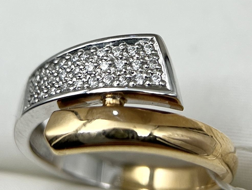 На фото Золотые кольца в Казахстане №кольцо из белого золота с фианитом 15.5 вес 2.87 г:     .