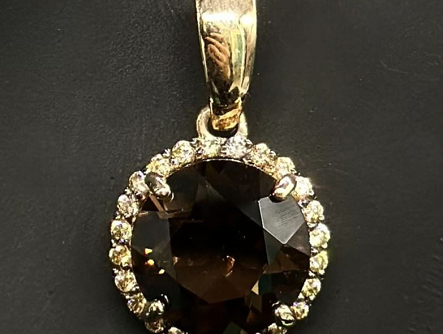 На фото Золотые подвески в Казахстане №подвеска из красного золота с фианитом и раухтопазом вес 2.31 г:     .