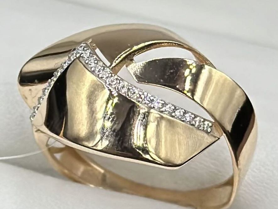 На фото Золотые кольца в Казахстане №кольцо из красного золота с фианитом 18.5 вес 2.78 г:     .