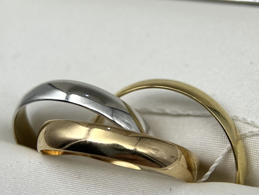 На фото Золотые кольца в Казахстане №кольцо из белого золота без вставки 18 вес 6.48 г:     .