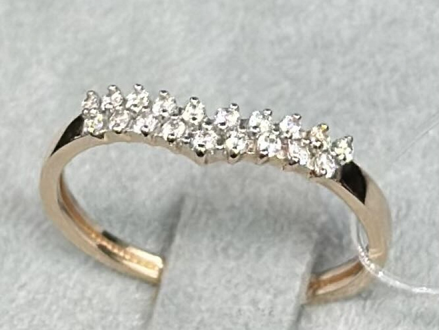 На фото Золотые кольца в Казахстане №кольцо из красного золота с фианитом 16.5 вес 1.22 г:     .