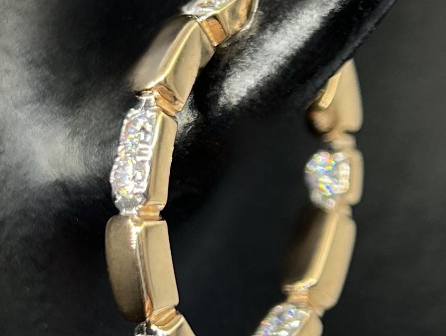 На фото Золотые серьги  №серьги из красного золота с фианитом вес 2.35 г:     .